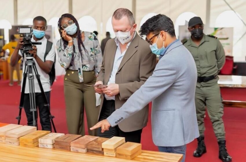  ENSEIGNEMENT SUPÉRIEUR : REMISE DES ATTESTATIONS DU CAMES A UNE VINGTAINE DES LAURÉATS DE L&rsquo;ENS