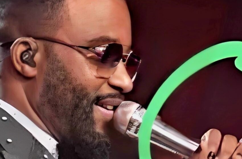  Concert : sorti avec son vernis à ongles noir, Fally Ipupa fait scandale sur la toile 