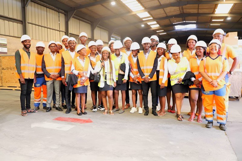  Vie des entreprises/Setrag : les étudiants de EM-Gabon visitent la direction des achats