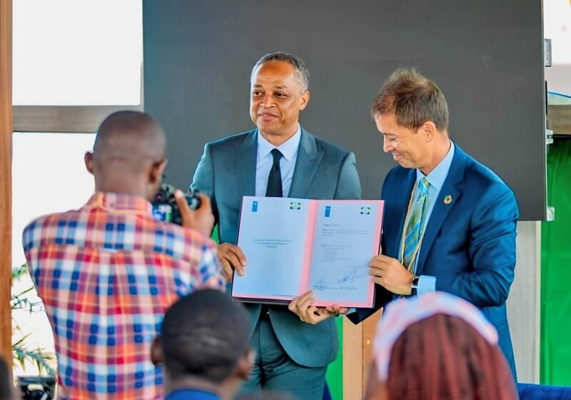  Le ministre des Sports gabonais s&rsquo;engage pour la jeunesse et l&rsquo;environnement