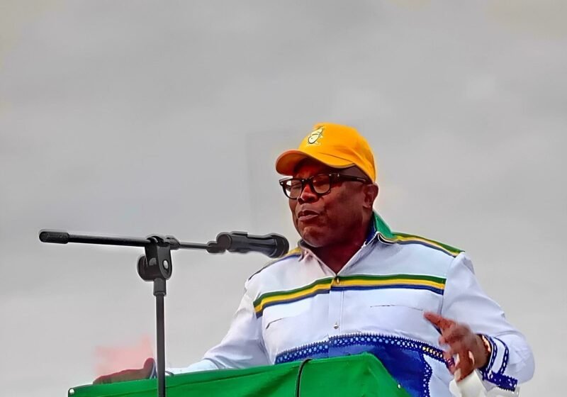  Pierre Claver Maganga Moussavou présente un projet révolutionnaire de Provincialisation pour le Gabon