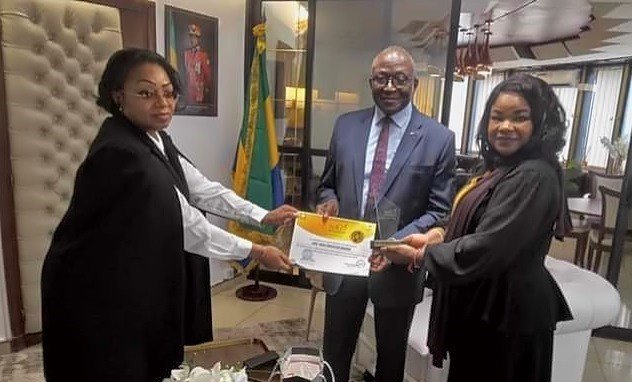  Anne-Marie Dworaczek Bendome remporte le prix de « Femme Web Journaliste de l&rsquo;Année » aux Digiewomen Awards 2023