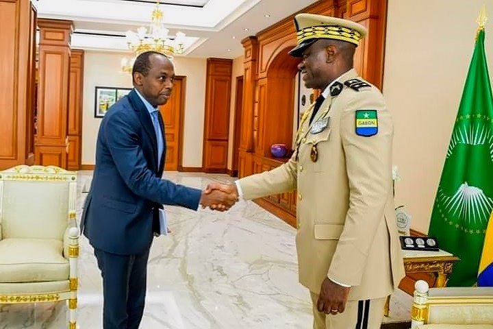  Rencontre entre le Président Brice Clotaire Oligui Nguema et la délégation d&rsquo;Hommes d&rsquo;affaires rwandais