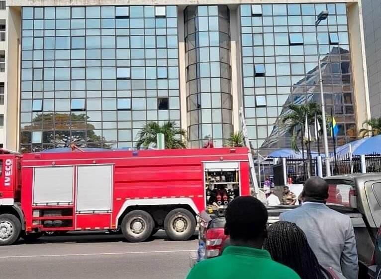  Incendie au siège de la CNAMGS : Les pompiers interviennent en urgence
