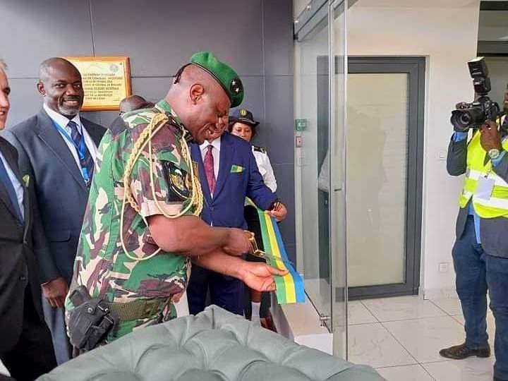  Brice Clotaire Oligui inaugure le centre de gestion intégrée des opérations de la Comilog à Moulebe