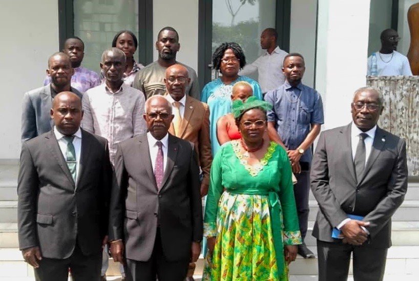  Gabon : Le vice-président de transition visite le musée national