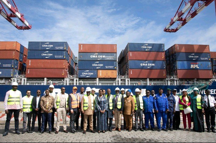  Retour sur les premières escales du CMA CGM Tivoli, pionnier du GNL en Guinée et au Sénégal