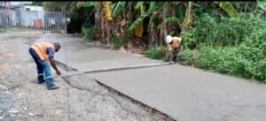 Travaux de bitumage d'une voie secondaire