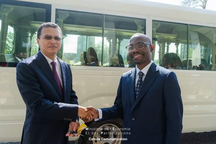  Le Ministère de l&rsquo;Économie renforce le transport de ses agents avec l’acquisition de nouveaux bus