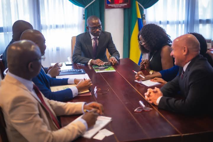  Coopération renforcée pour la protection de l’environnement : Mays Mouissi reçoit une délégation britannique