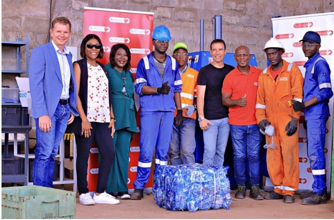  SOBRAGA offre un compacteur à l’entreprise AGEN pour dynamiser le recyclage à Port-Gentil