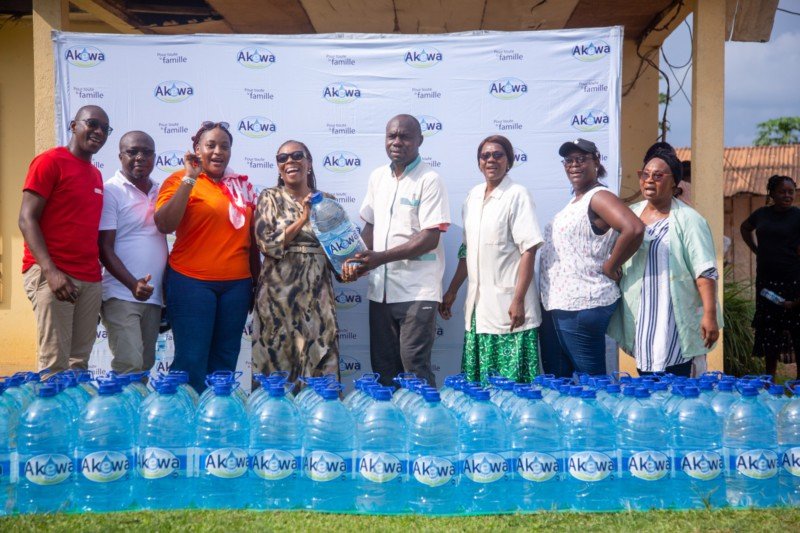  SOBRAGA LANCE LA DEUXIÈME PHASE DE SA CARAVANE DE SENSIBILISATION ET DE DOTATION EN EAU AKEWA : UN APPUI ESSENTIEL AUX ETABLISSEMENTS DE SANTE