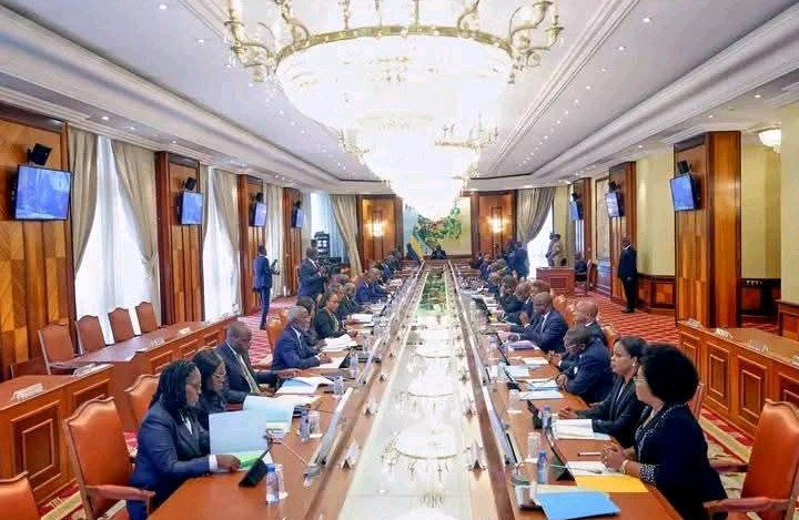  Édito/Gouvernement sous nouvelle Constitution : comprendre la nouvelle architecture de la Ve République