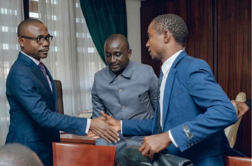  Le ministre Mays Mouissi reçoit l’Association des jeunes recycleurs de Mindoubé