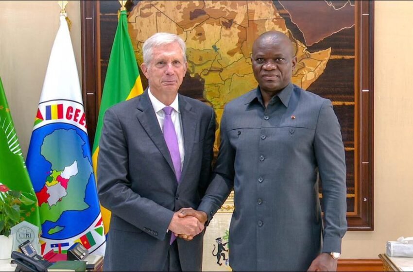  Sécurité régionale et coopération stratégique : le Président gabonais s’entretient avec un haut responsable militaire américain