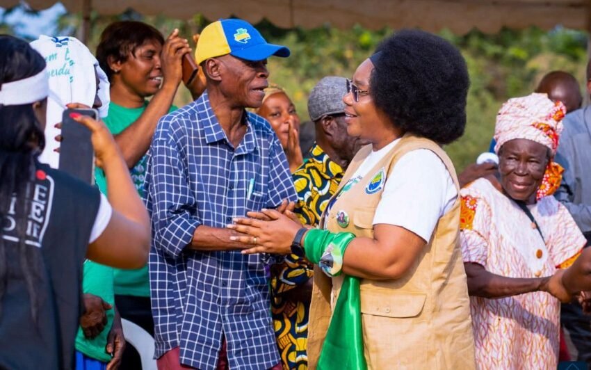  Franceville/Une campagne au plus près des communautés : Élodie Fouefoue Sandjoh mise sur la proximité et le service